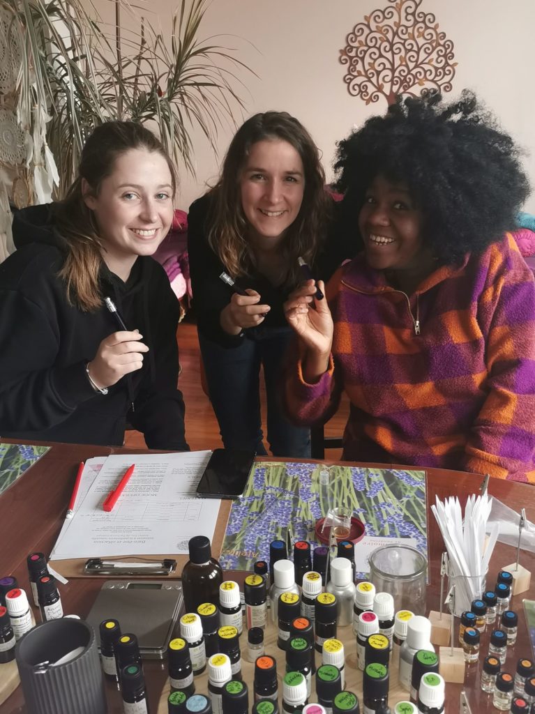 Ateliers parfum, rouge à lèvres et cosmétique avec Sandrine à Nantes