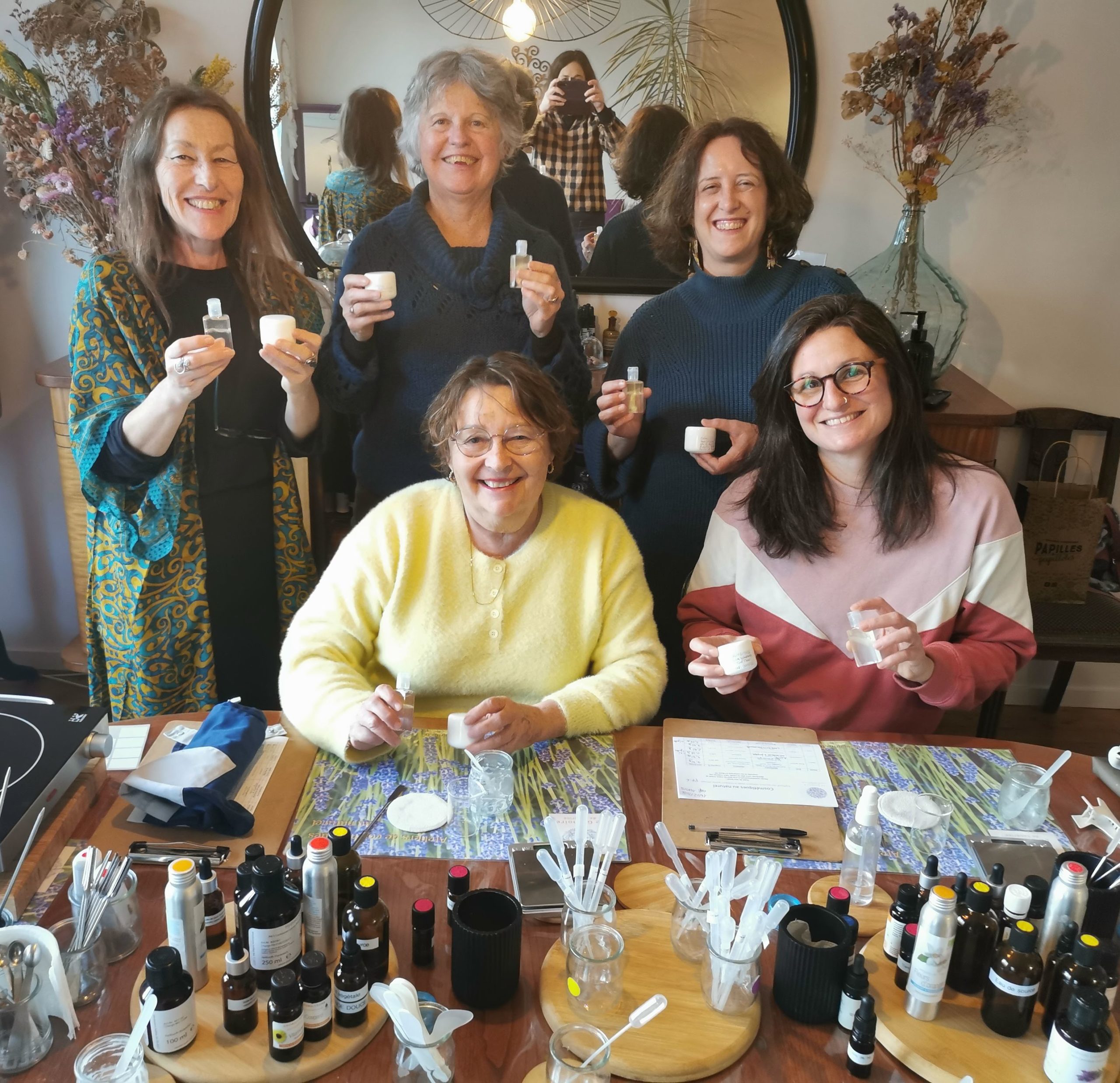 Ateliers cosmétiques, rouges à lèvres et parfums
