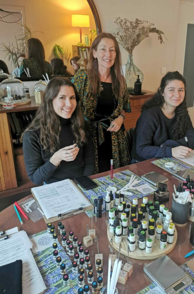 Ateliers parfum, rouge à lèvres et cosmétique avec Sandrine à Nantes