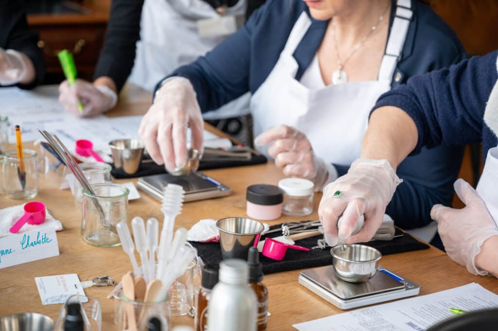 Ateliers rouges à lèvres, cosmétiques et parfums avec Sandrine à Nantes
