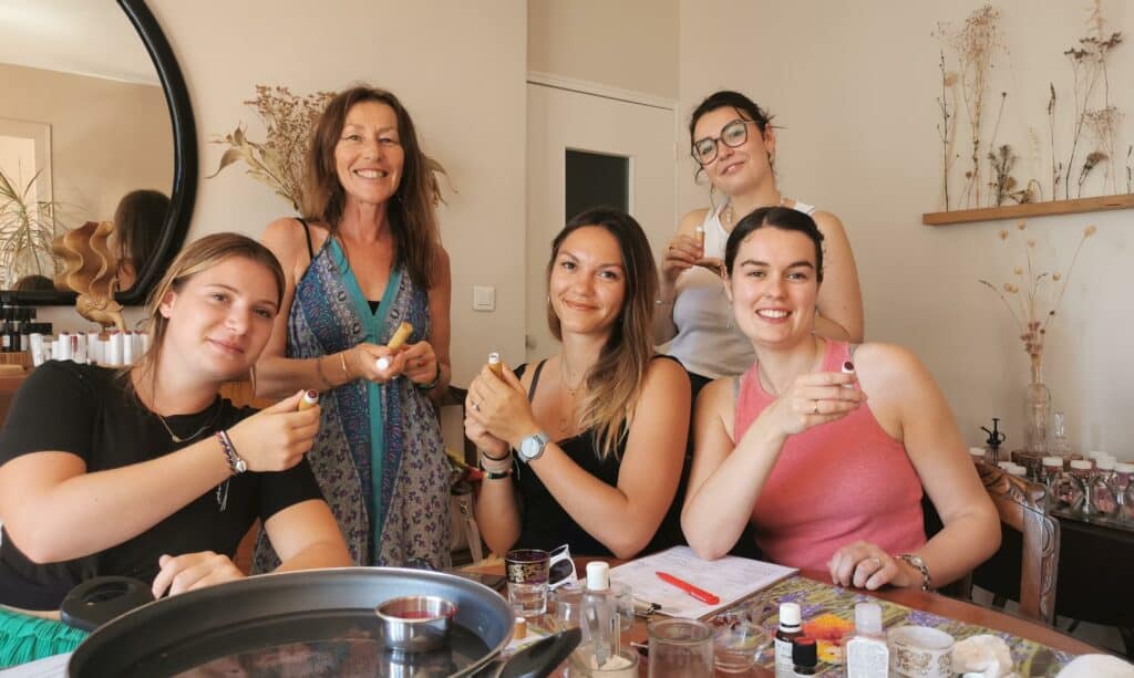 Ateliers parfum, rouge à lèvres et cosmétique avec Sandrine à Nantes