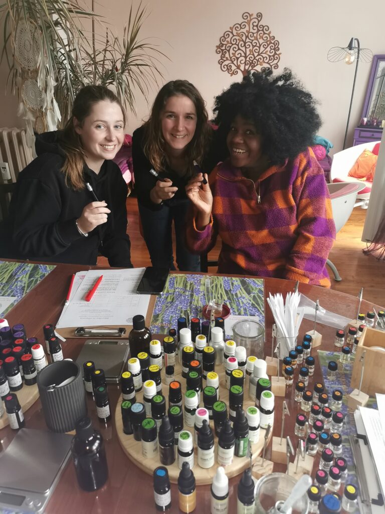 Ateliers parfum, rouge à lèvres et cosmétique avec Sandrine à Nantes