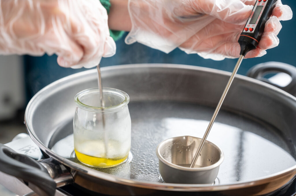 Ateliers cosmétiques, rouges à lèvres et parfums