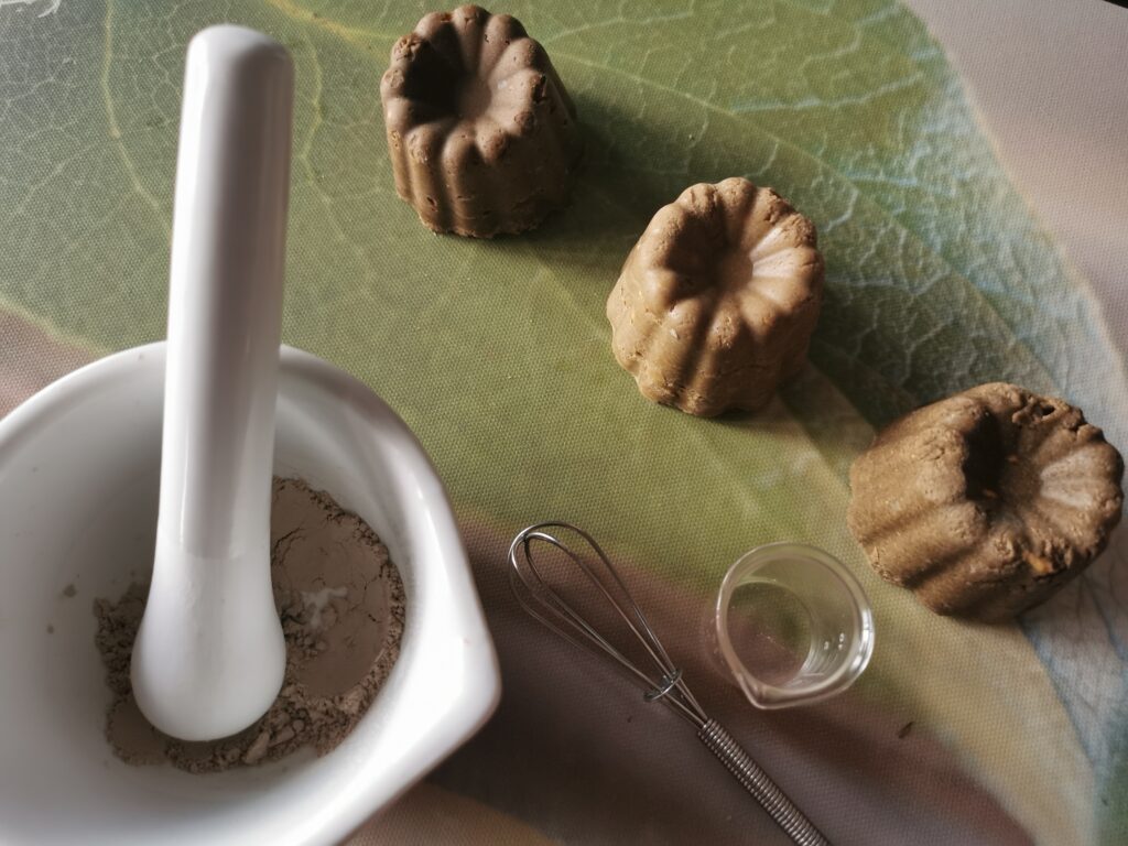 Ateliers cosmétiques, rouges à lèvres et parfums