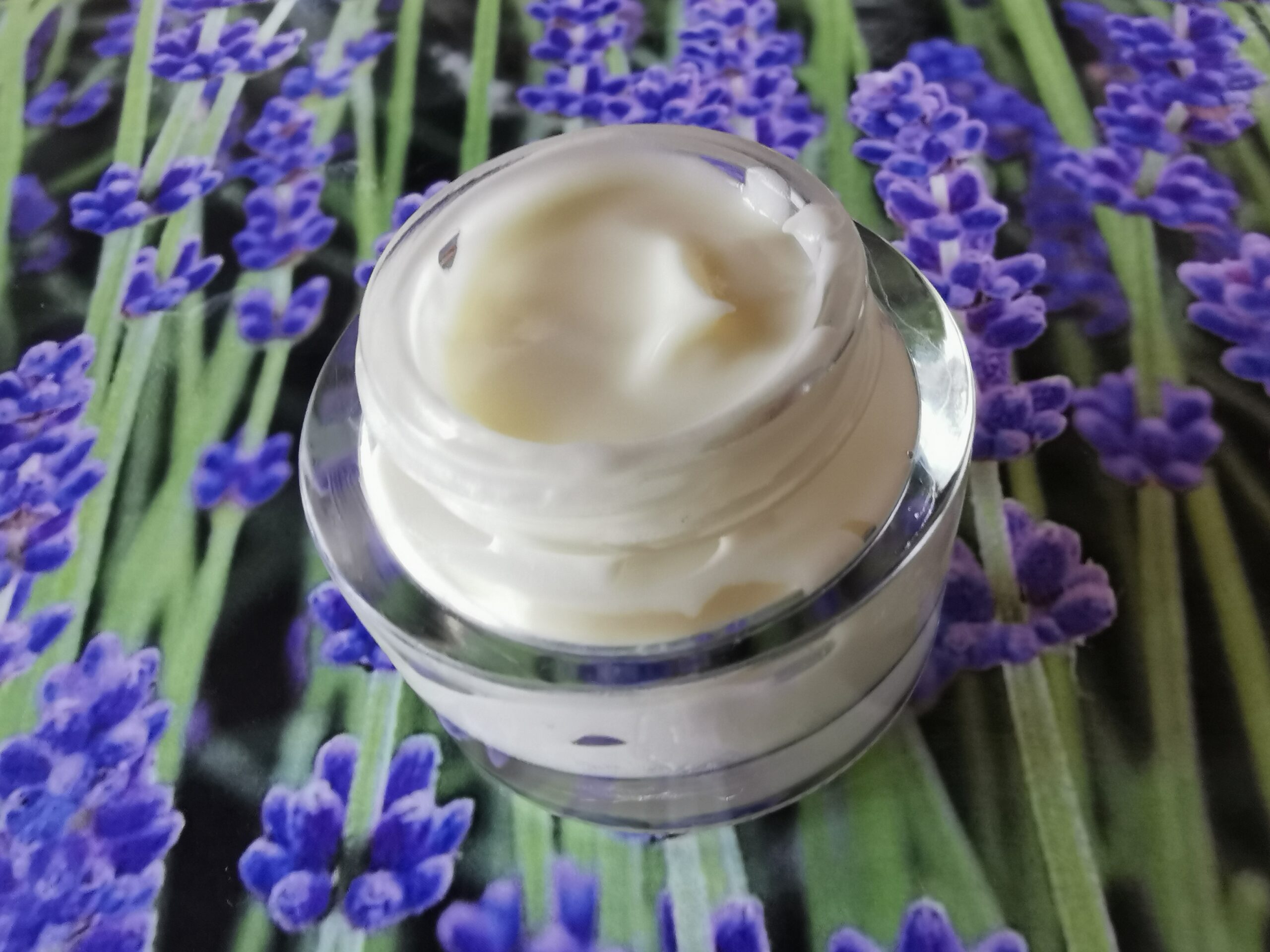 Ateliers cosmétiques, rouges à lèvres et parfums