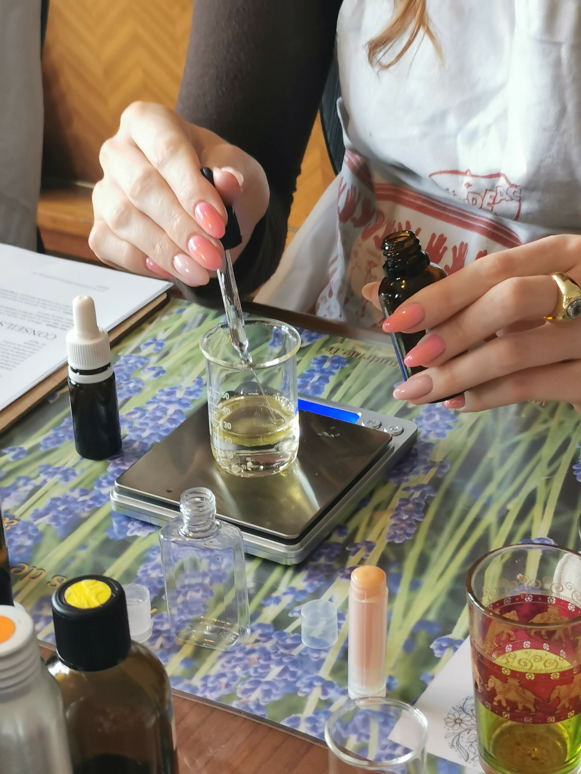 Ateliers cosmétiques, rouges à lèvres et parfums