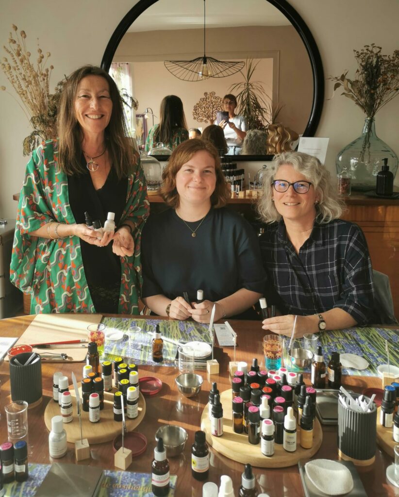 Ateliers parfum, rouge à lèvres et cosmétique avec Sandrine à Nantes